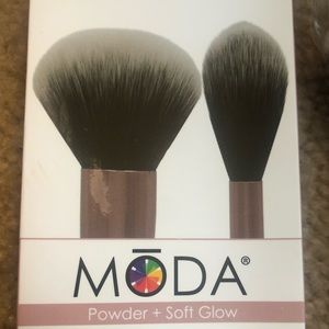 Sephora Makeup - MŌDA LIMITED EDITION 2PC POWDER & SOFT GLOW KIT Sephora Makeup - MŌDA LIMITED EDITION 2PC POWDER & SOFT GLOW KIT